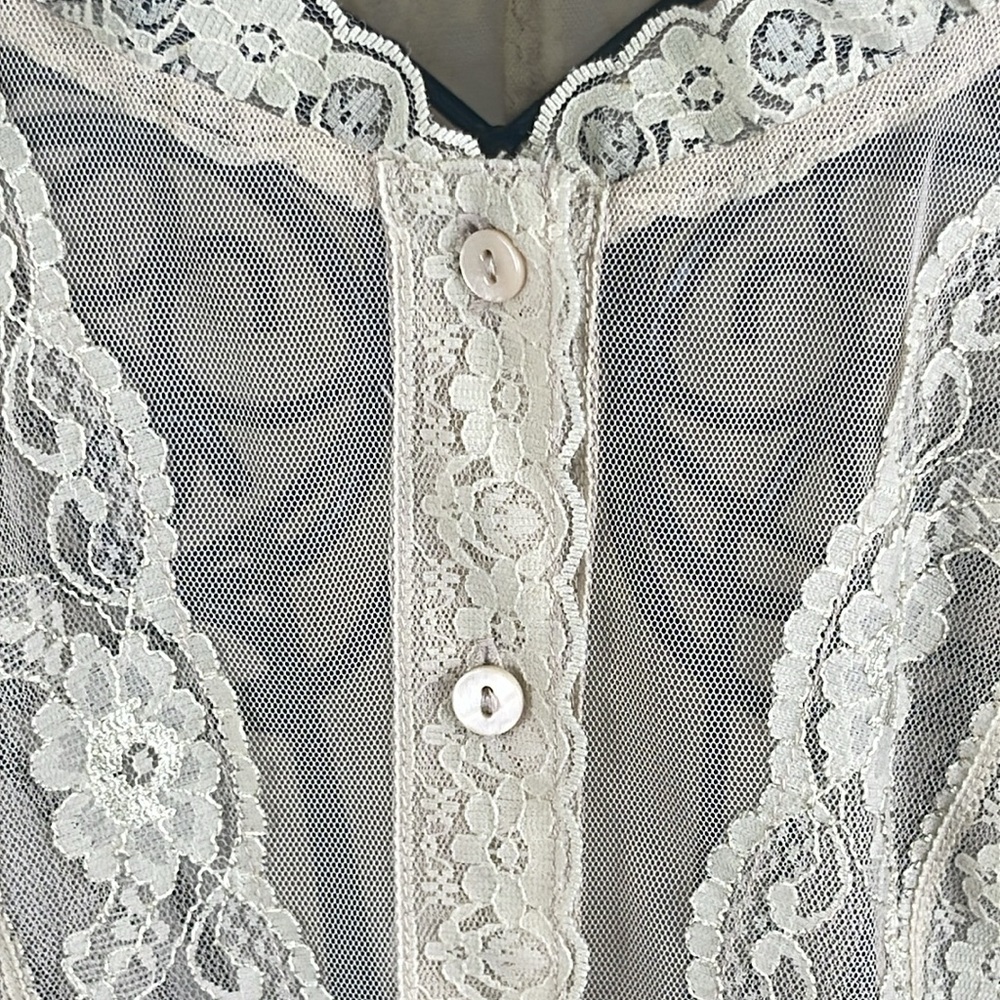 Coldwater Creek Cream Lace Blouse Button-Up Sheer 3/4 Flutter Sleeve Victorian - Picture 5 of 13
